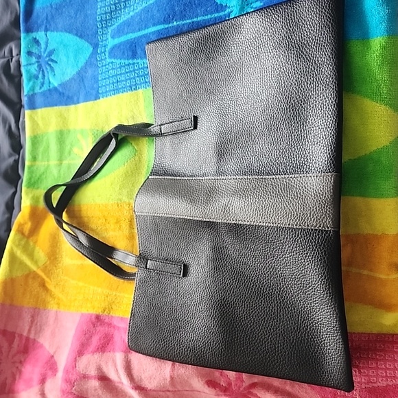✨NEW Vince Camuto Vegan Leather Tote Bag - Picture 1 of 3